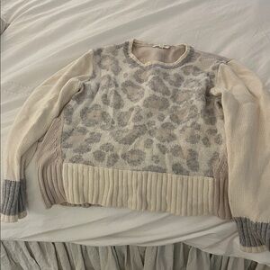 Like new Splendid leopard print sweater